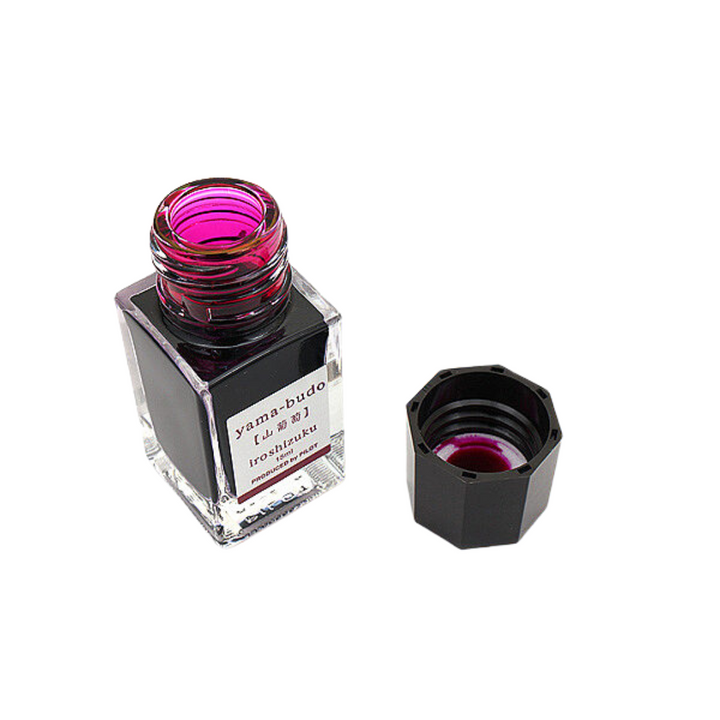 Pilot Iroshizuku 15ml Ink Bottle - Yama-budo (Purple Magenta) — cap detail
