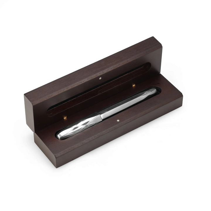 Royal Selangor Broad Nib Fountain Pen - Oxford — uncapped with cap posted