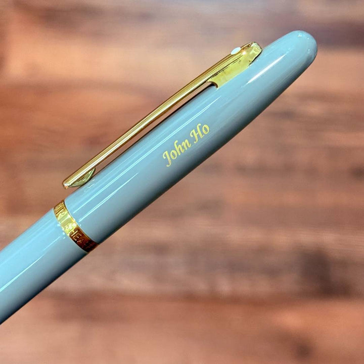 Personalized Name Engraving On Sheaffer VFM E9427 Fountain Pen - Glossy Light Gray with PVD Gold-tone Trims