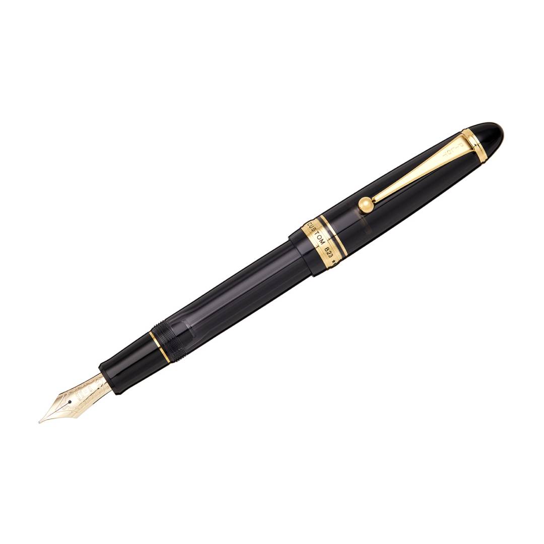 Pilot Fountain Pen "CUSTOM 823" Set - Black — uncapped with cap posted