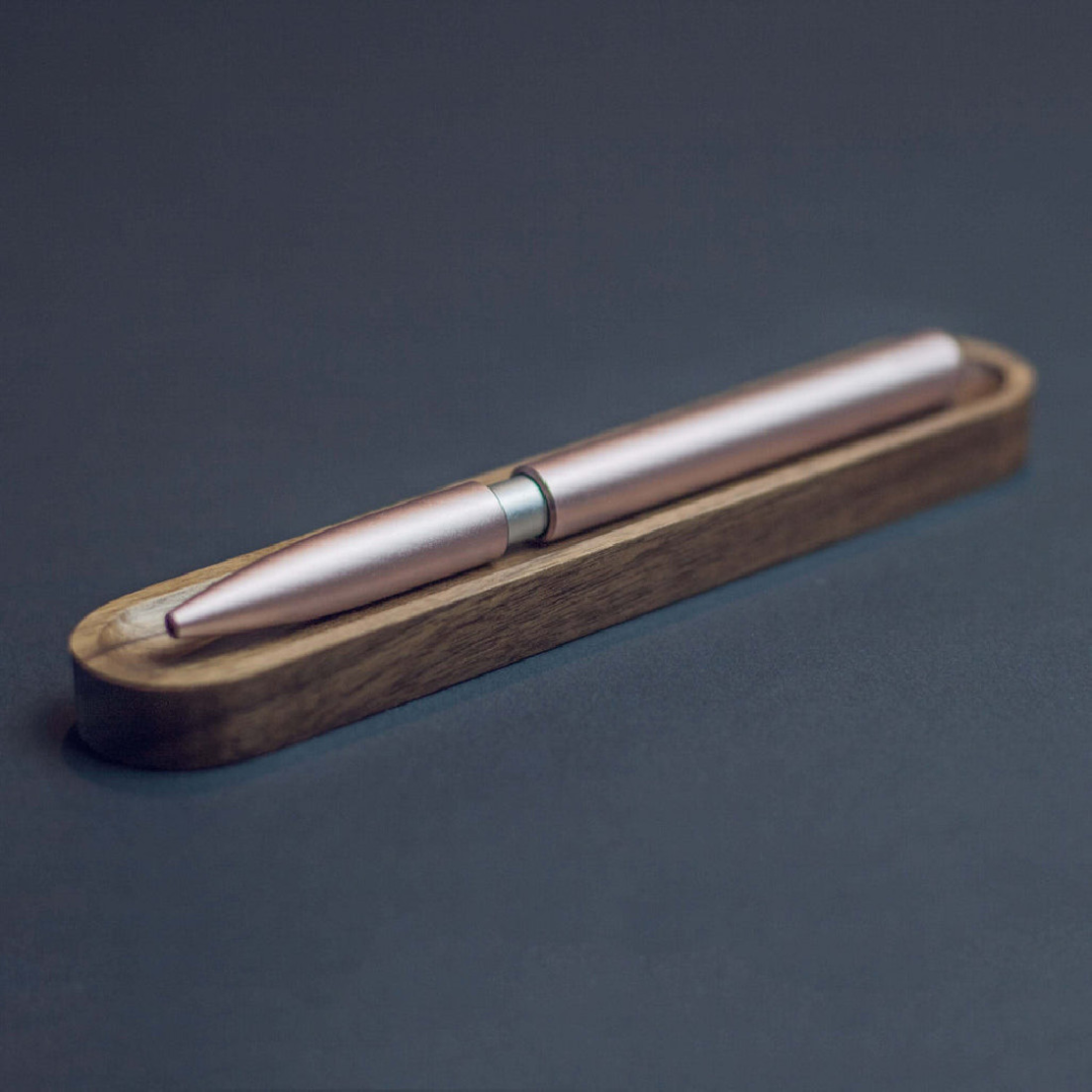 Stilform Wooden Holder - American Walnut - Keeps your Pen Safe — detail view
