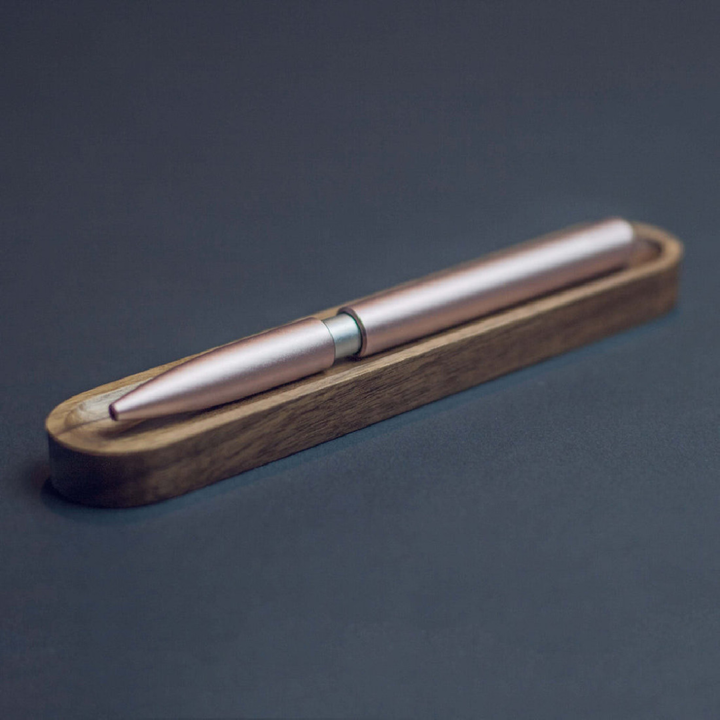Stilform Wooden Holder - American Walnut - Keeps your Pen Safe — detail view