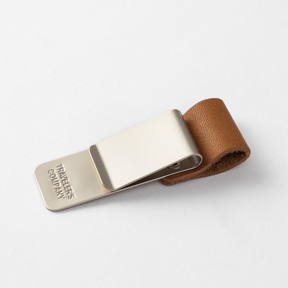 TRAVELER'S notebook Refill 016 (Regular & Passport Size) - Pen Holder (Medium) Camel — front view