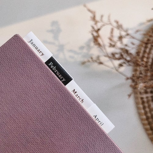 Suatelier Plain 45 Sticker — in use