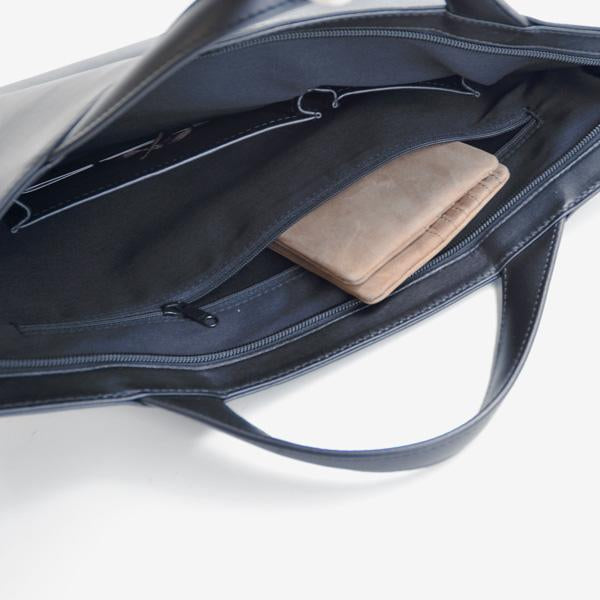 Trion AA115 13" Leather Bag Black — angle view