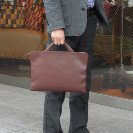Trion AA115 13" Leather Bag Brandy — detail view