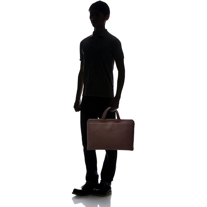 Trion AA123 15" Leather Bag Choco — in use