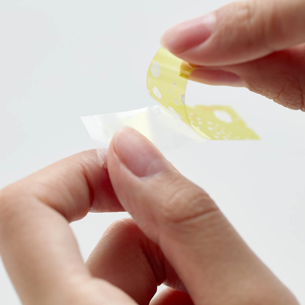 KITTA Clear Tape Shine — flat lay
