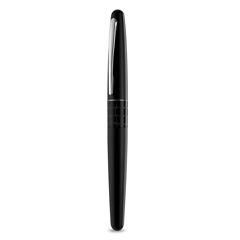 (DC) Pilot Metropolitan Animal MR2 Fountain Pen — flat lay