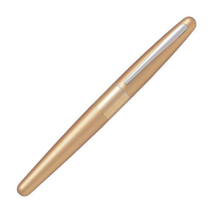 (DC) Pilot Metropolitan Classic MR1 Fountain Pen — flat lay