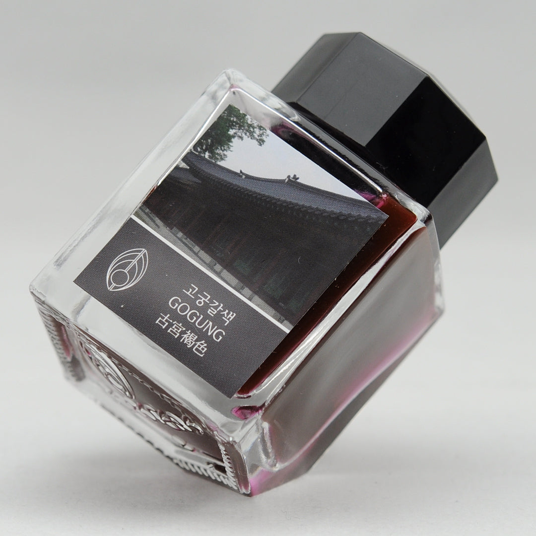 3 Oysters I.COLOR.U 38ml Ink Bottle Gogung — bottle at angle