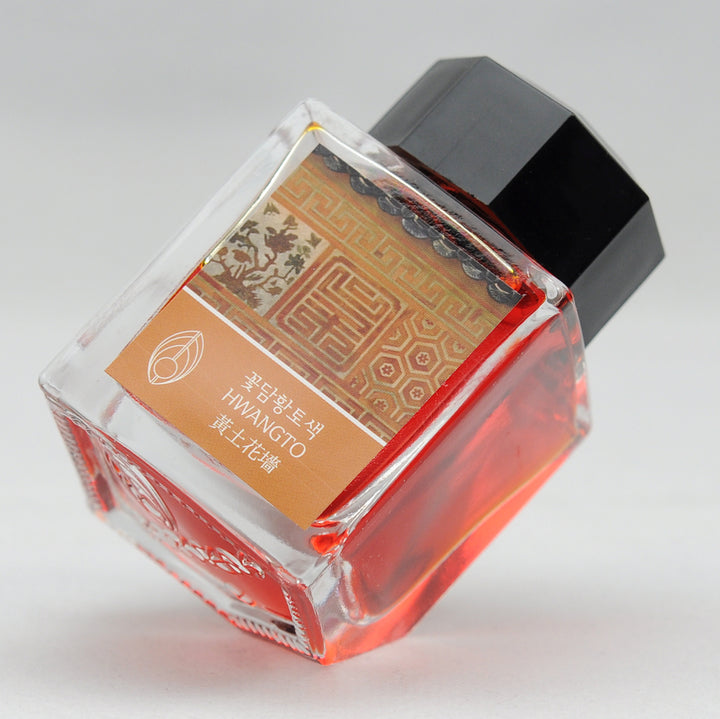 3 Oysters I.COLOR.U 38ml Ink Bottle Hwangto — bottle at angle
