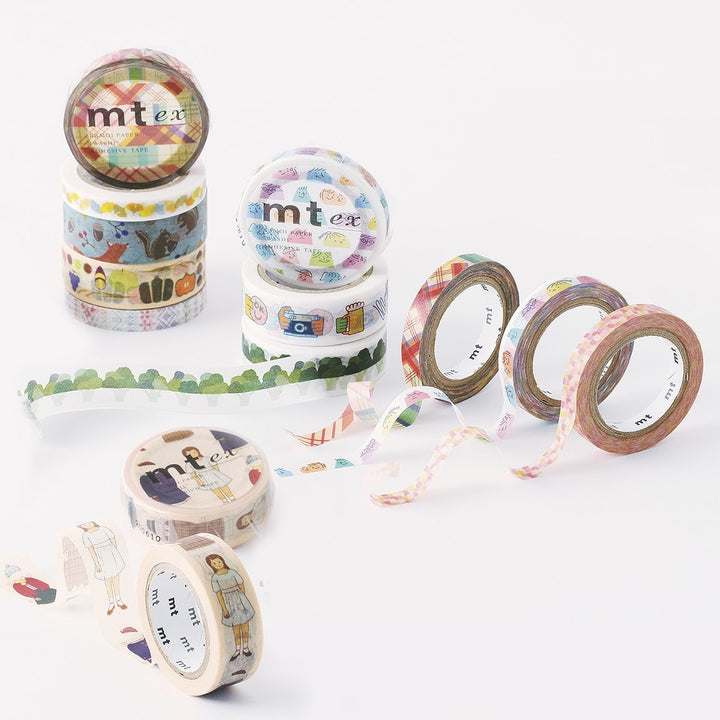 MT EX Washi Tape Embroidery Fox And Squirrel — roll side