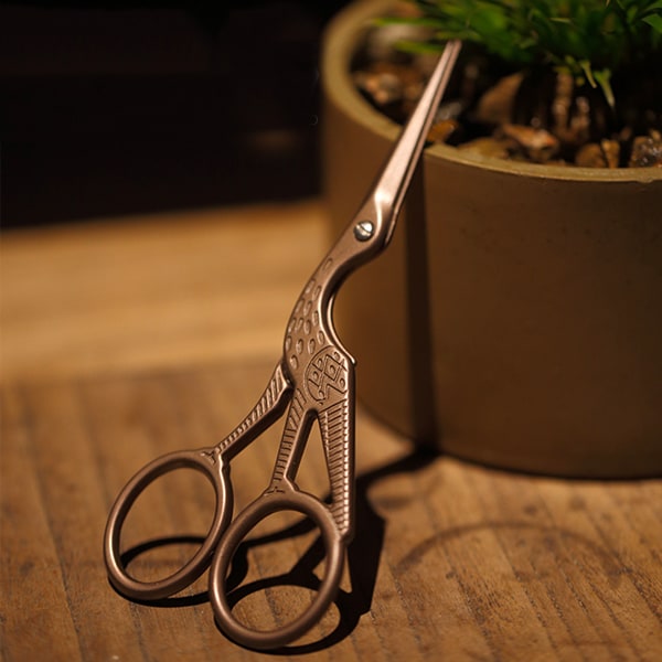 Retro Style Scissors Crane — front view