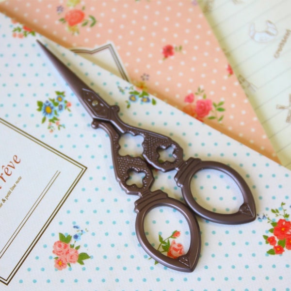Retro Style Scissors Flower — front view