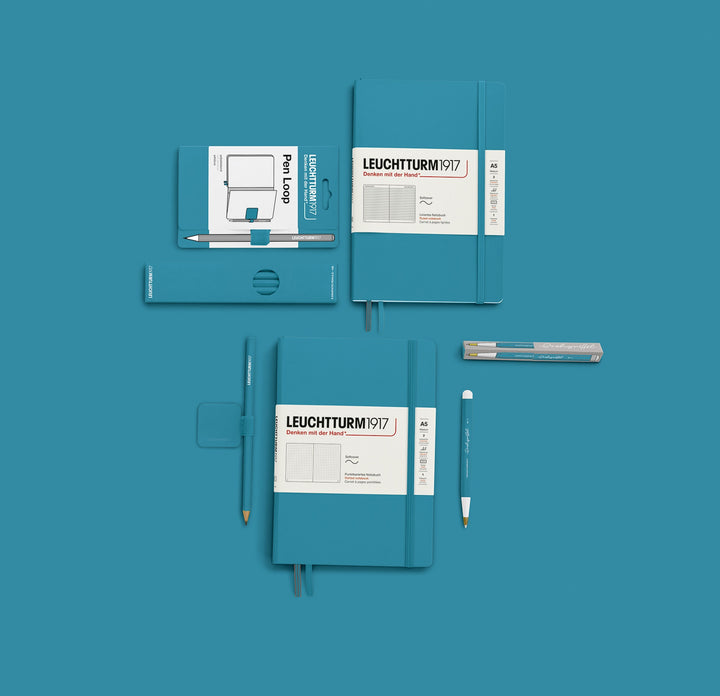 Leuchtturm1917 Drehgriffel Nr. 1 Ballpoint Pen - Ocean — uncapped with cap posted