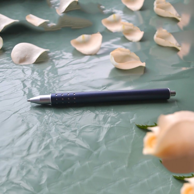 Lamy Swift Rollerball Pen Imperial Blue — barrel detail