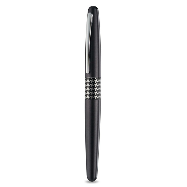 Pilot Metropolitan Retro Pop MR3 Fountain Pen — flat lay