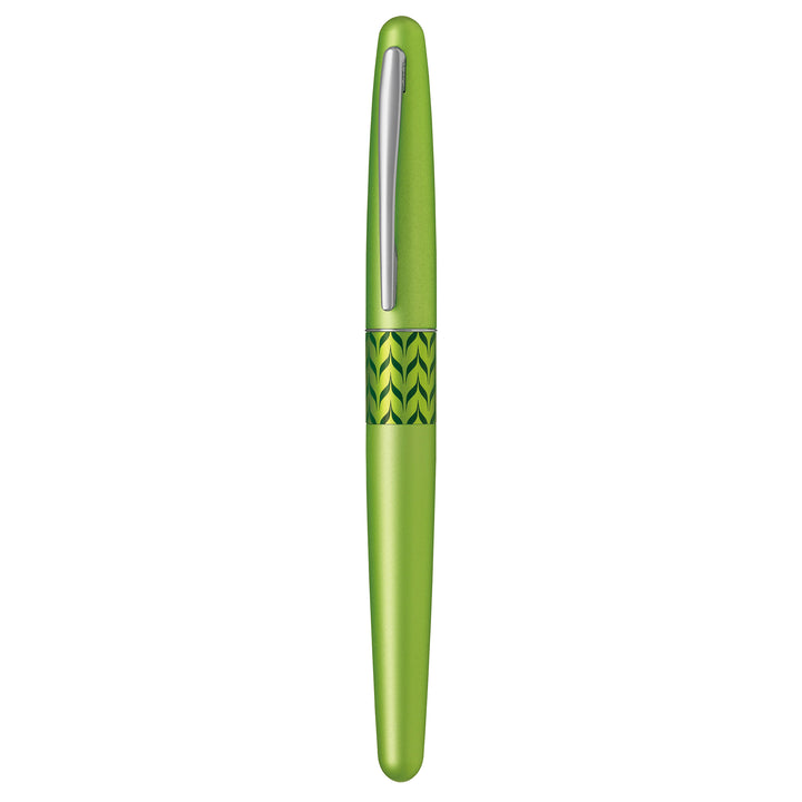 Pilot Metropolitan Retro Pop MR3 Fountain Pen — flat lay