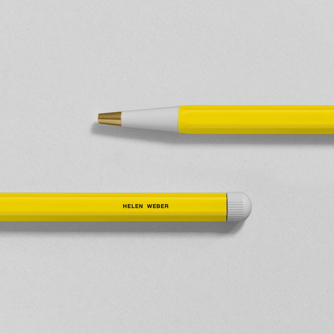 Leuchtturm1917 Drehgriffel Nr. 1 Gel Pen - Lemon — angle view