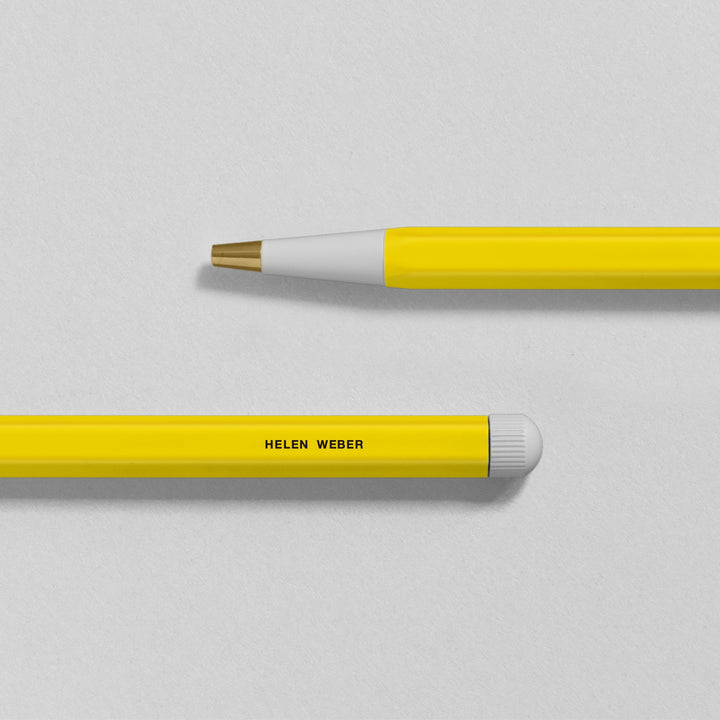 Leuchtturm1917 Drehgriffel Nr. 1 Gel Pen - Lemon — angle view