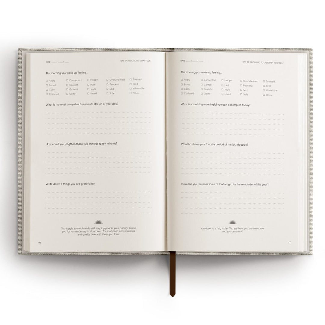 Chai Sunrise 3 Questions a Day Journal - Brown — pocket detail
