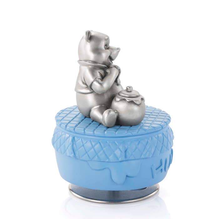 Royal Selangor Disney Music Carousels - Winnie The Pooh Limited Edition Gilt — detail view