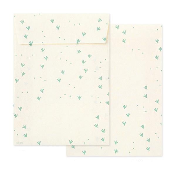 Midori Letter Set Die-Cut Animal - Penguin Pattern — in use