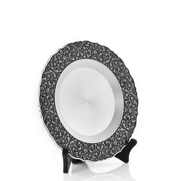 Royal Selangor Classic Expressions Satin Plate — detail view