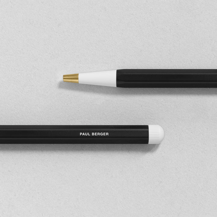 Leuchtturm1917 Drehgriffel Nr. 1 Gel Pen - Black — close-up