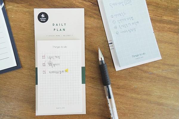 Suatelier Daily Plan Sticky Memo - Brown — close-up